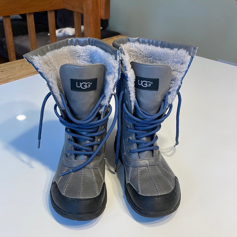 Ugg boots size 2